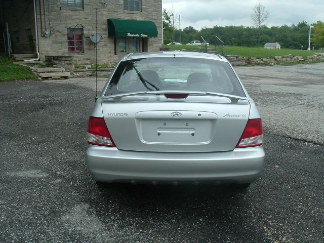 Hyundai Accent 2002 photo 1