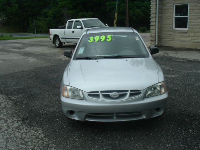 Hyundai Accent 2002 photo 4