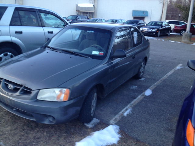 Hyundai Accent 2002 photo 3