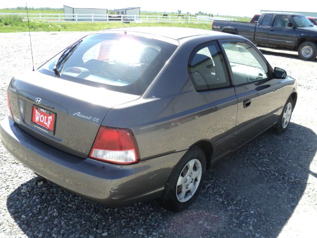 Hyundai Accent 2002 photo 3