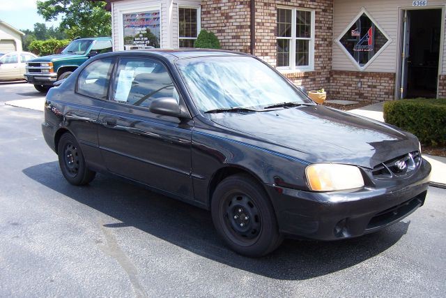 Hyundai Accent 2002 photo 2