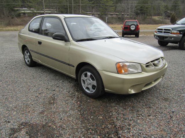 Hyundai Accent 2002 photo 2