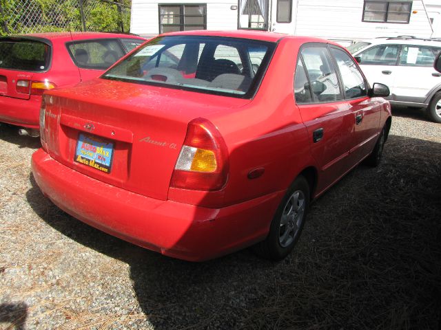 Hyundai Accent 2002 photo 1