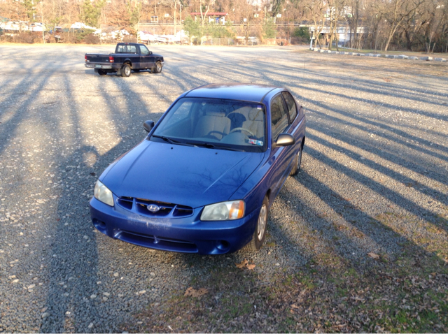 Hyundai Accent 2002 photo 3