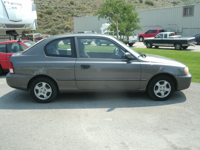 Hyundai Accent 2002 photo 2