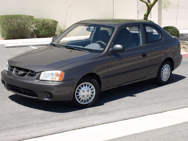 Hyundai Accent 2002 photo 2