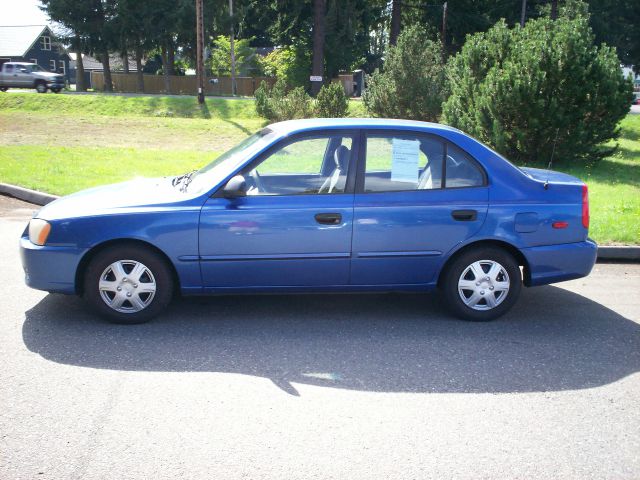 Hyundai Accent 2002 photo 2