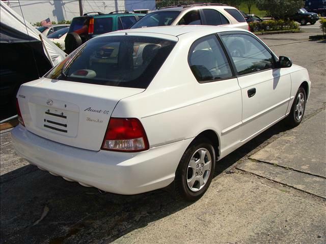 Hyundai Accent 2002 photo 1