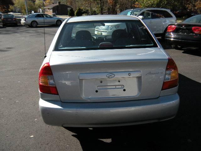 Hyundai Accent 2002 photo 4