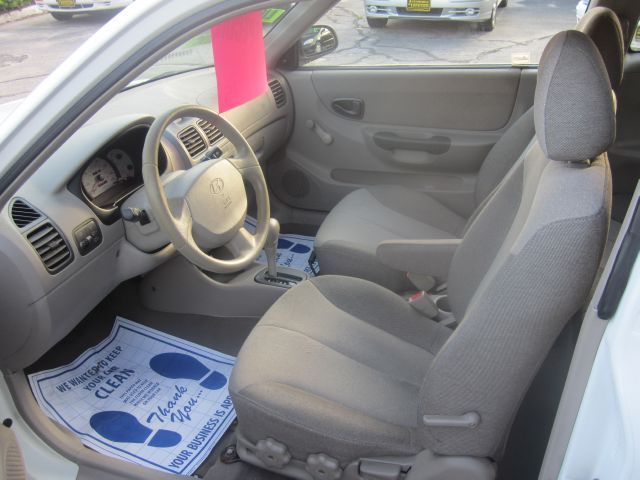 Hyundai Accent 2002 photo 3