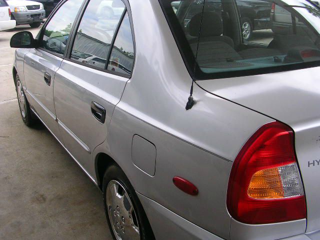 Hyundai Accent S Sedan Sedan