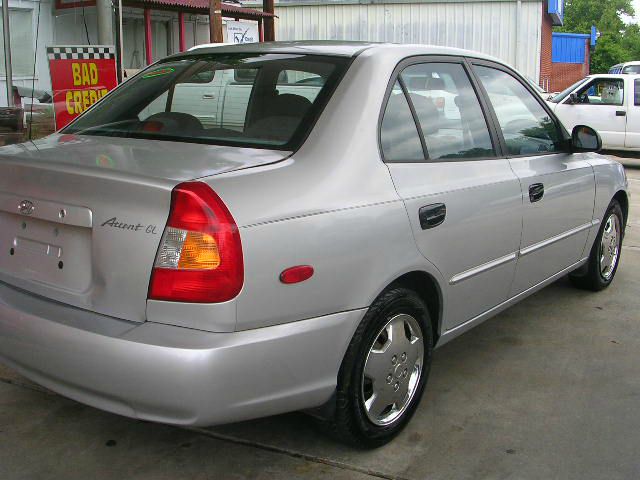 Hyundai Accent 2002 photo 4