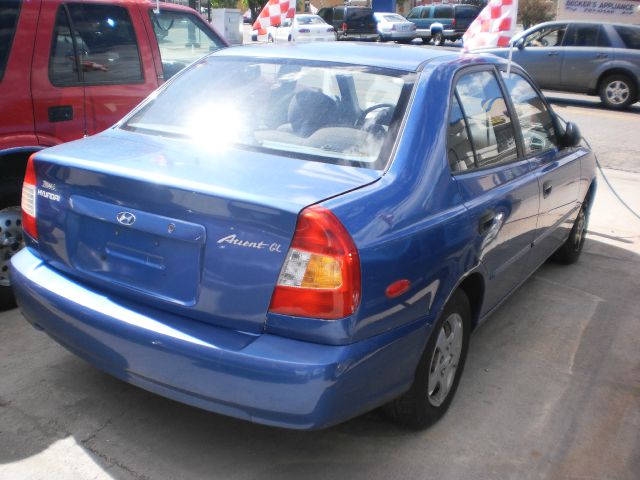 Hyundai Accent 2002 photo 2