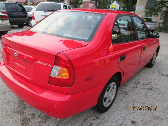 Hyundai Accent 2002 photo 2