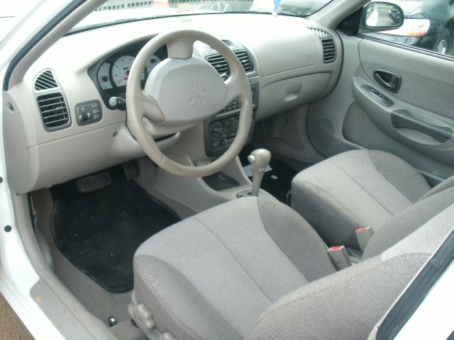 Hyundai Accent 2002 photo 0