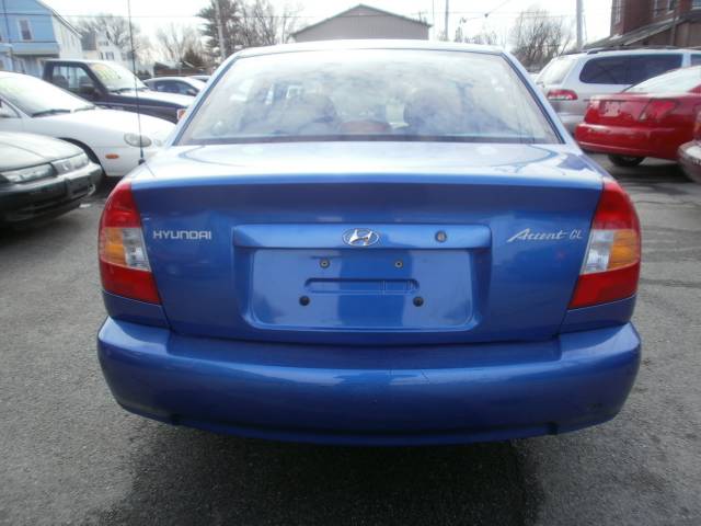 Hyundai Accent 2002 photo 2