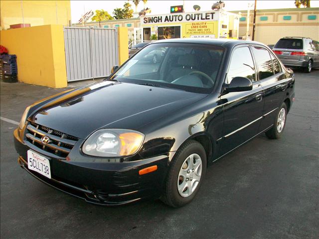 Hyundai Accent S Sedan Sedan