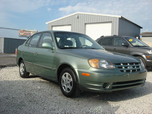 Hyundai Accent 2003 photo 2