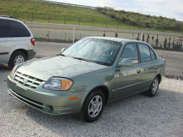 Hyundai Accent 2003 photo 3