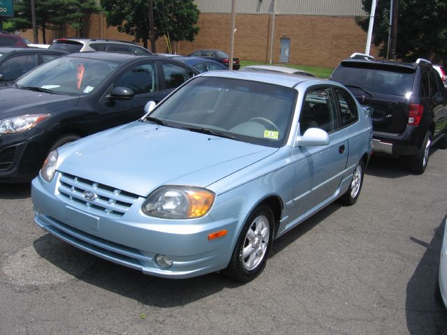 Hyundai Accent 2003 photo 2