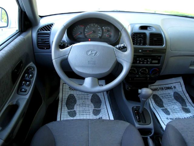 Hyundai Accent 2003 photo 24