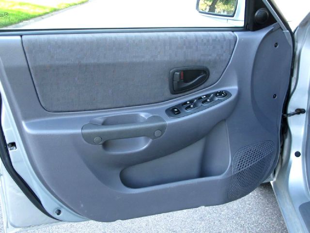 Hyundai Accent 2003 photo 3