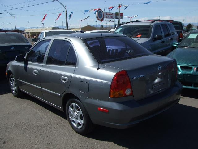 Hyundai Accent 2003 photo 2