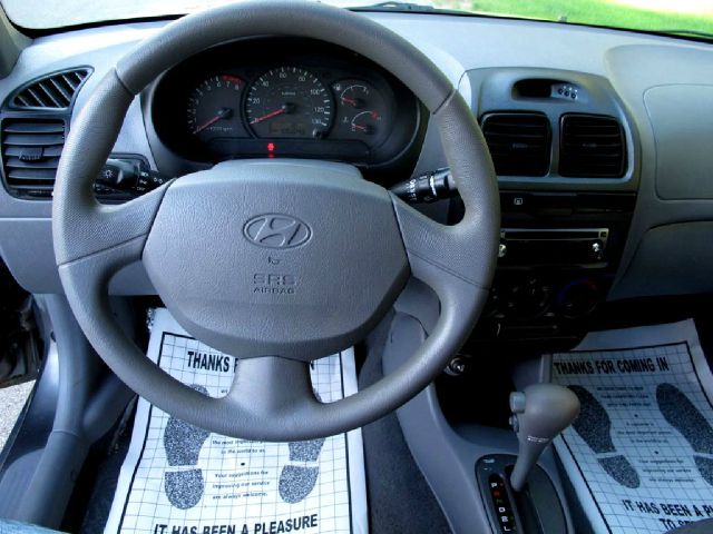 Hyundai Accent 2003 photo 24