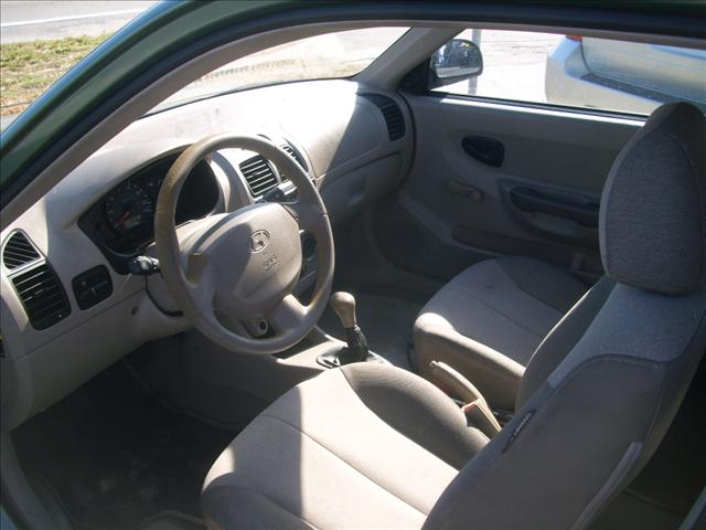 Hyundai Accent 2003 photo 2