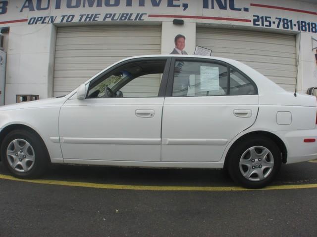 Hyundai Accent 2003 photo 2