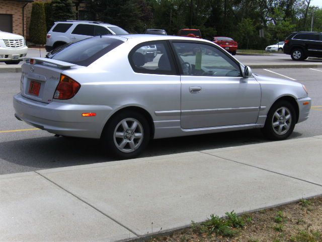 Hyundai Accent 2004 photo 3