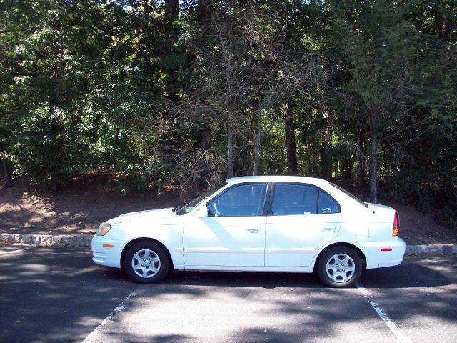 Hyundai Accent 2004 photo 2