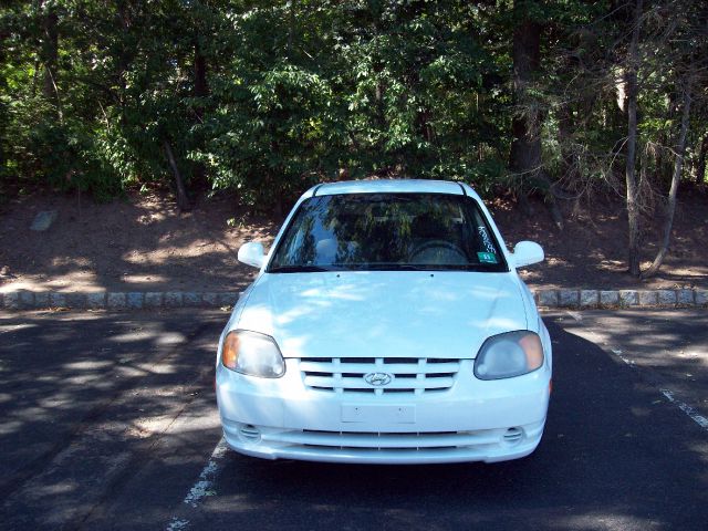 Hyundai Accent 2004 photo 3