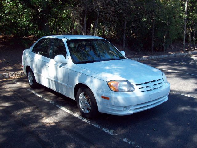 Hyundai Accent 2004 photo 4