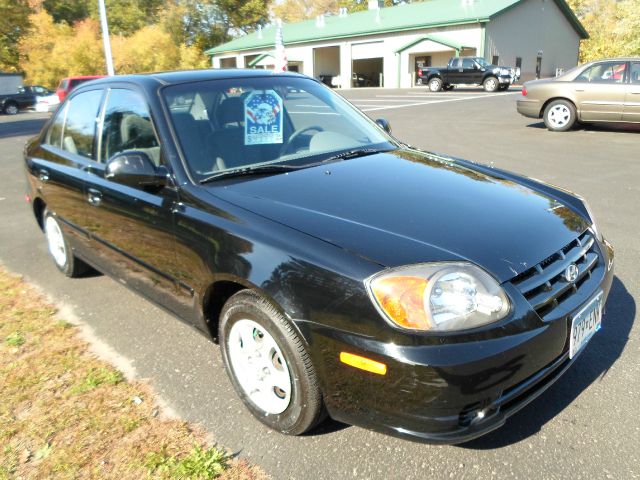 Hyundai Accent 2004 photo 2