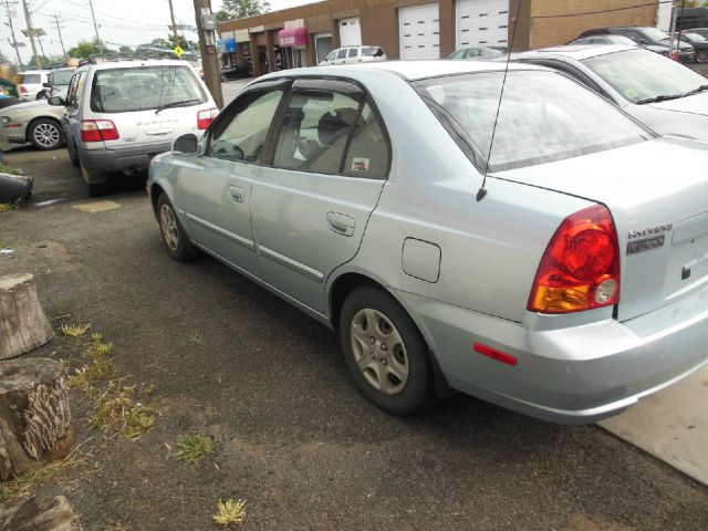 Hyundai Accent 2004 photo 2