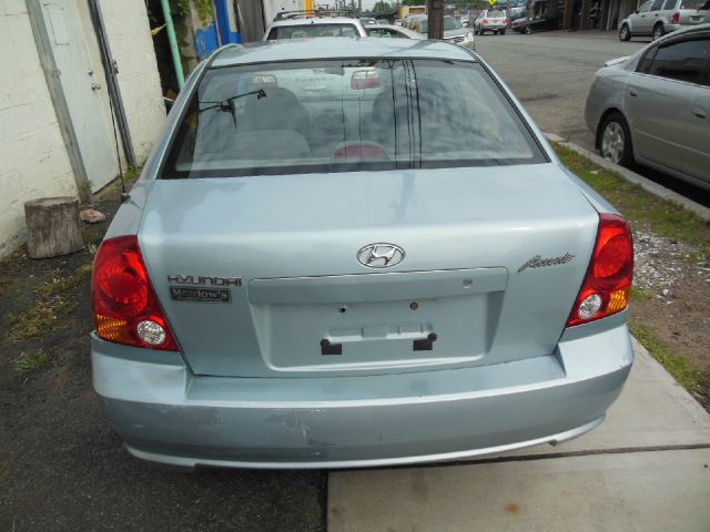 Hyundai Accent 2004 photo 4