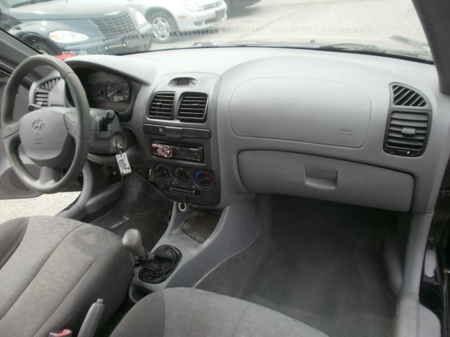 Hyundai Accent 2004 photo 3