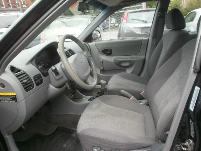 Hyundai Accent 2004 photo 4