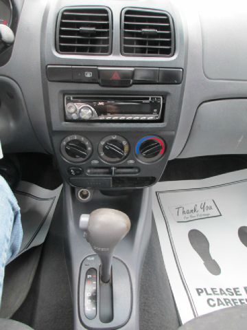 Hyundai Accent 2004 photo 1