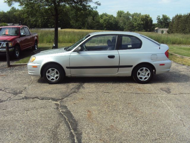 Hyundai Accent 2004 photo 3