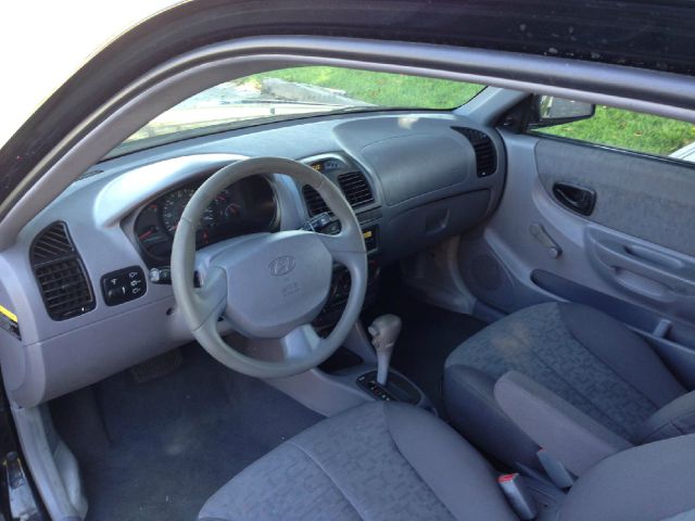 Hyundai Accent 2004 photo 5