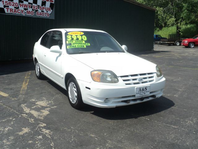 Hyundai Accent 2004 photo 2