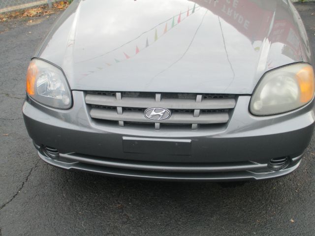 Hyundai Accent 2004 photo 3