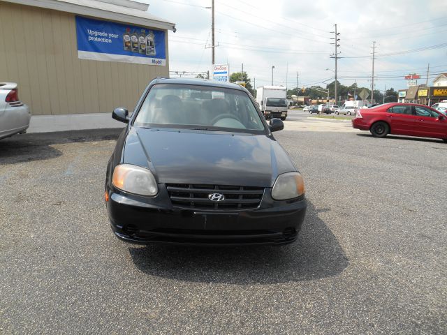 Hyundai Accent 2004 photo 2