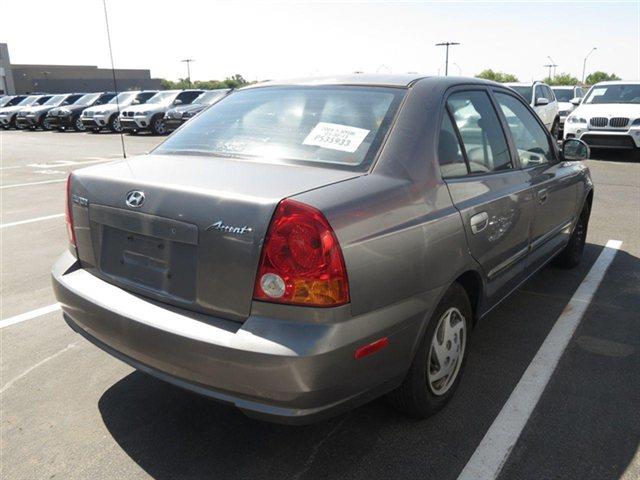 Hyundai Accent S Sedan Sedan