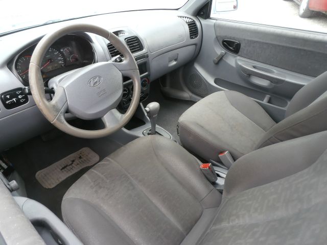 Hyundai Accent 2004 photo 6