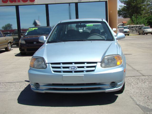 Hyundai Accent 2004 photo 2