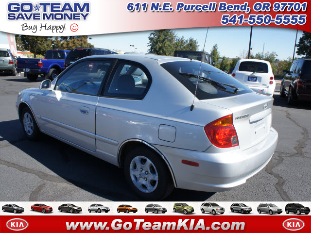 Hyundai Accent 2005 photo 3