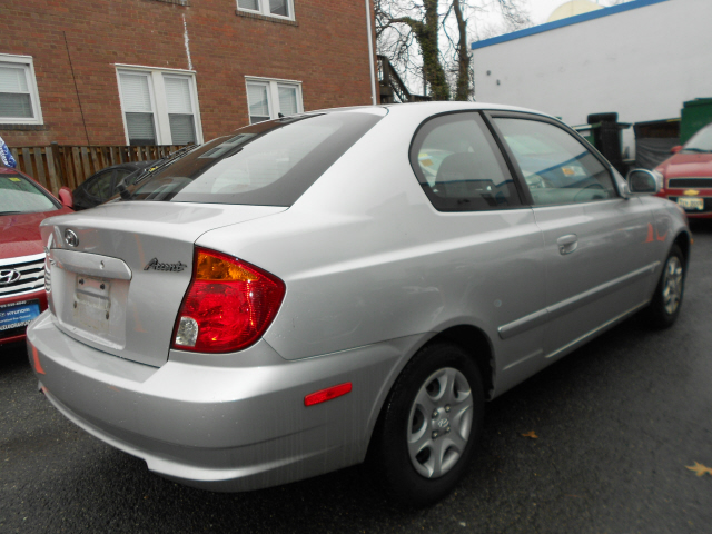 Hyundai Accent 2005 photo 2